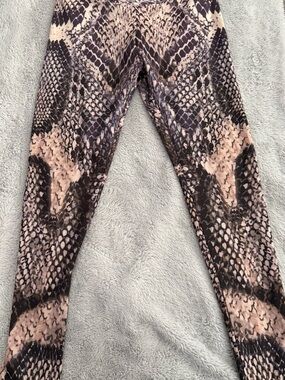 Snake Print High-Waist Leggings in Neutral Tones